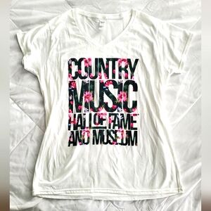 NWOT Ladies Country Music Hall of Fame short Sleeve V-neck Tee